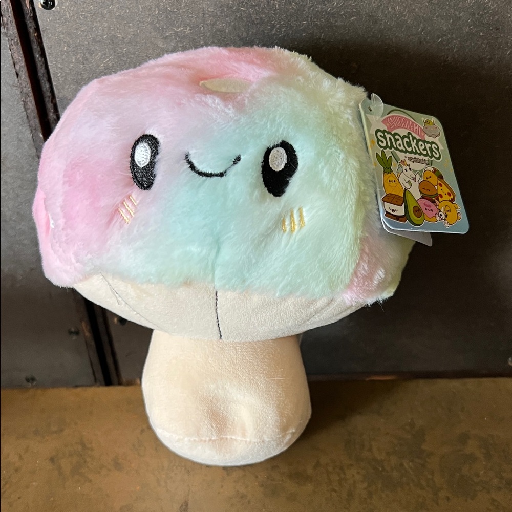 NWT PLUSHY MUSHROOM 🍄